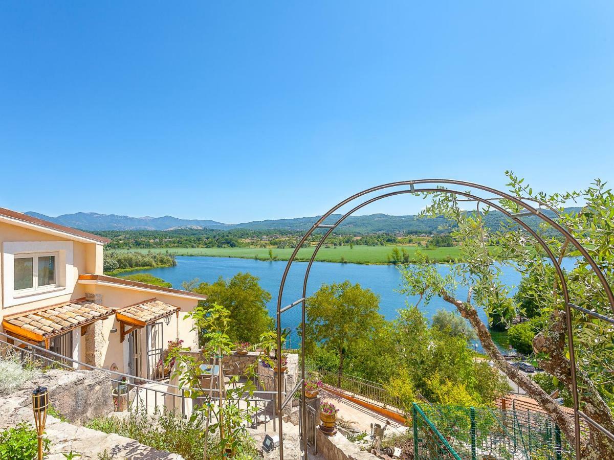 La Casa Sul Lago Posta Fibreno Bagian luar foto